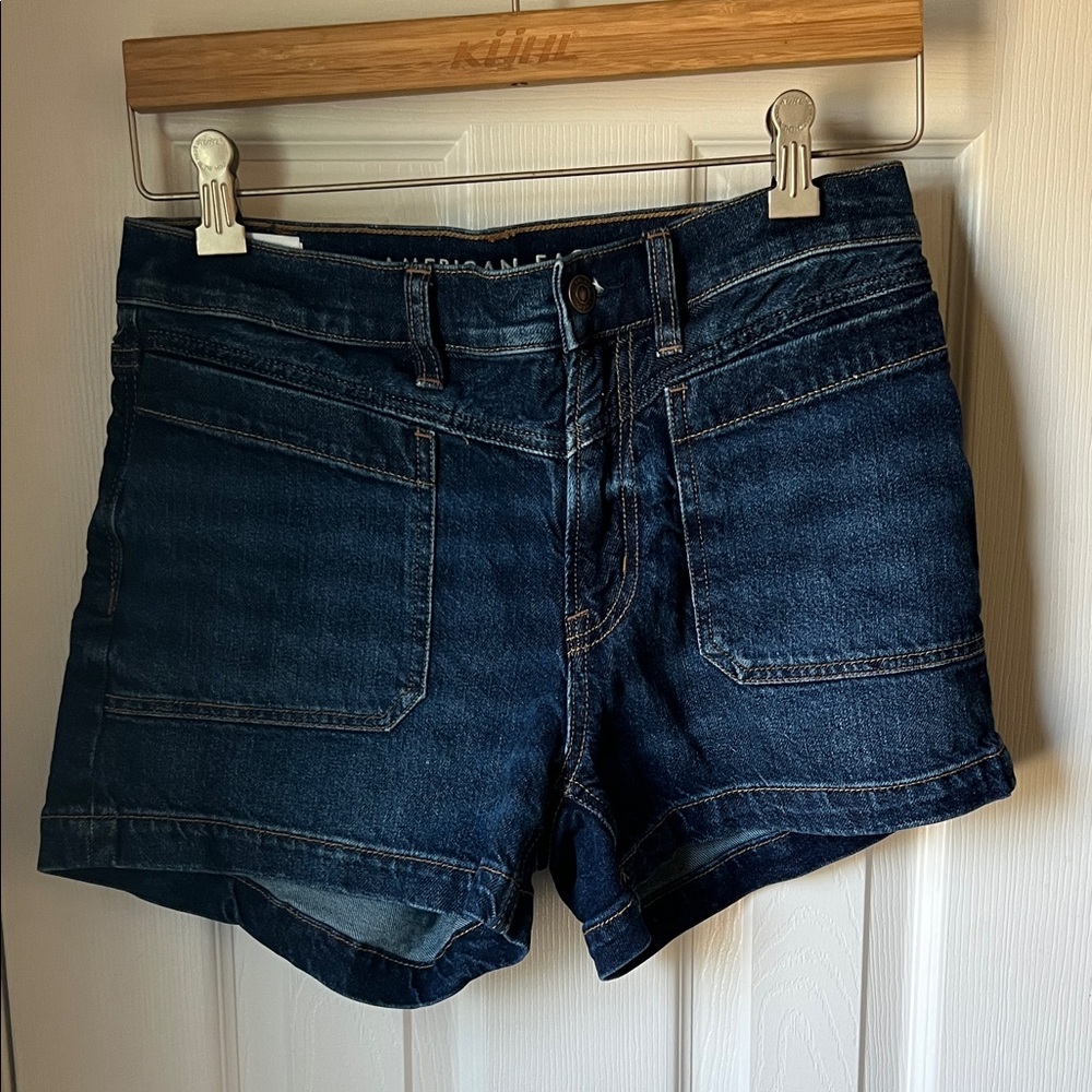 AE Strigid Super High-Waisted Relaxed Denim Short size 2.
